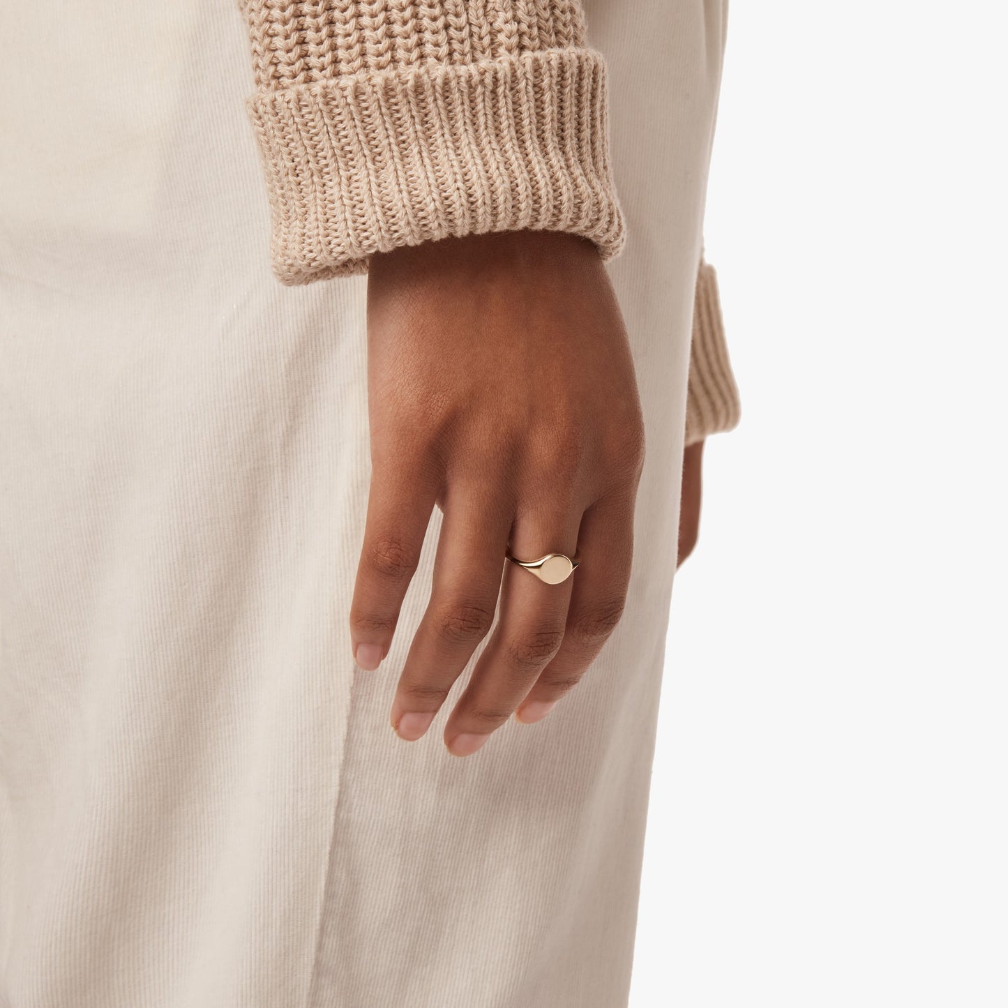 Petite Round Signet Ring - Yellow Gold