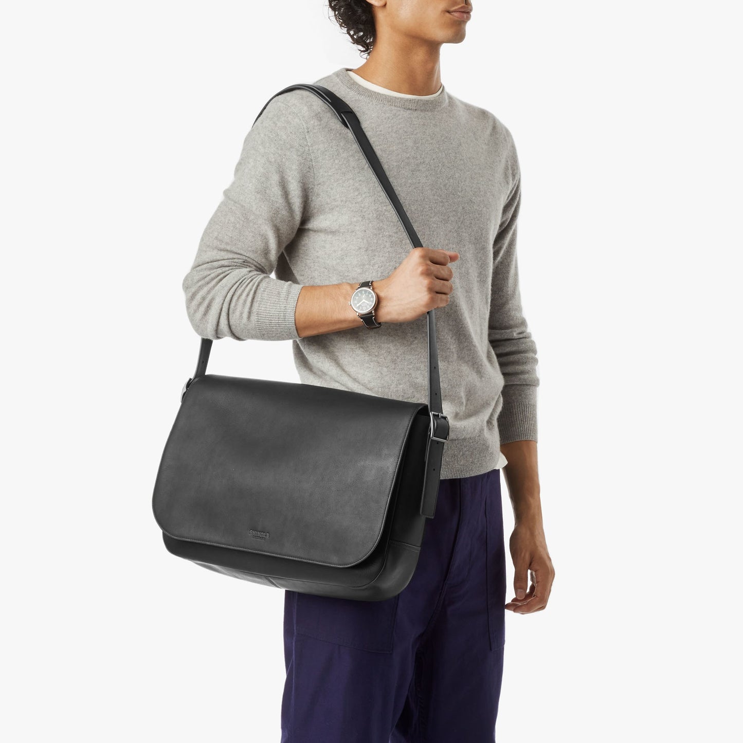 Runwell Messenger Bag - Black