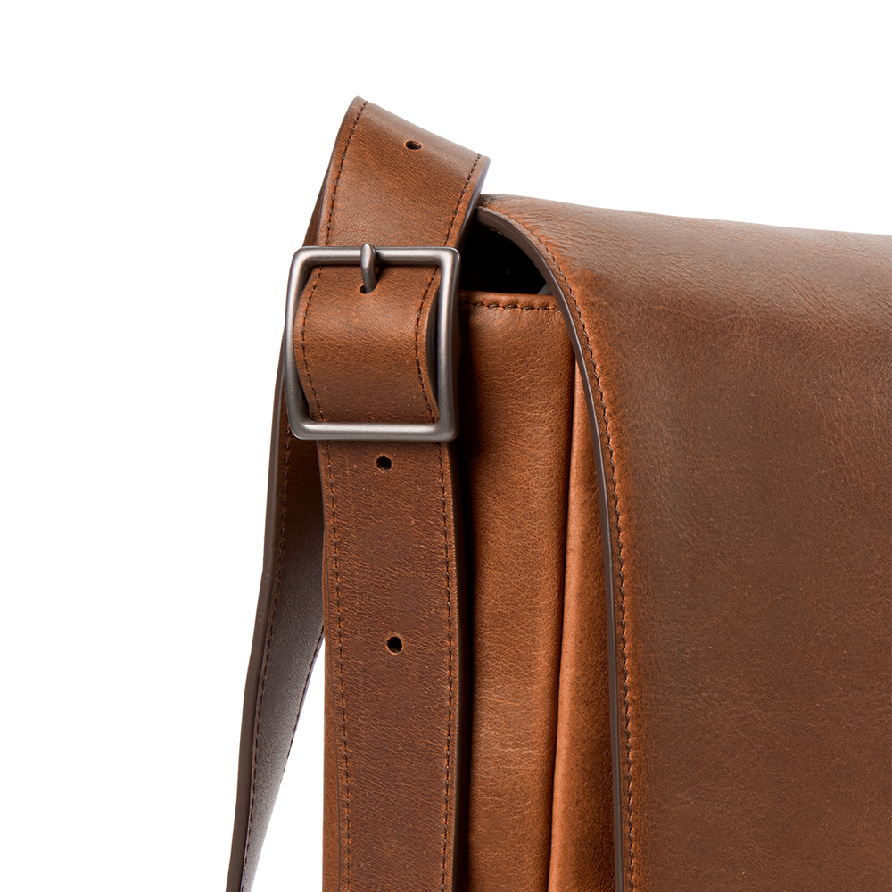 Runwell Messenger Bag - Medium Brown