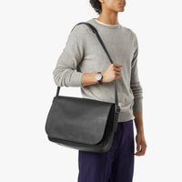 Runwell Messenger Bag - Black
