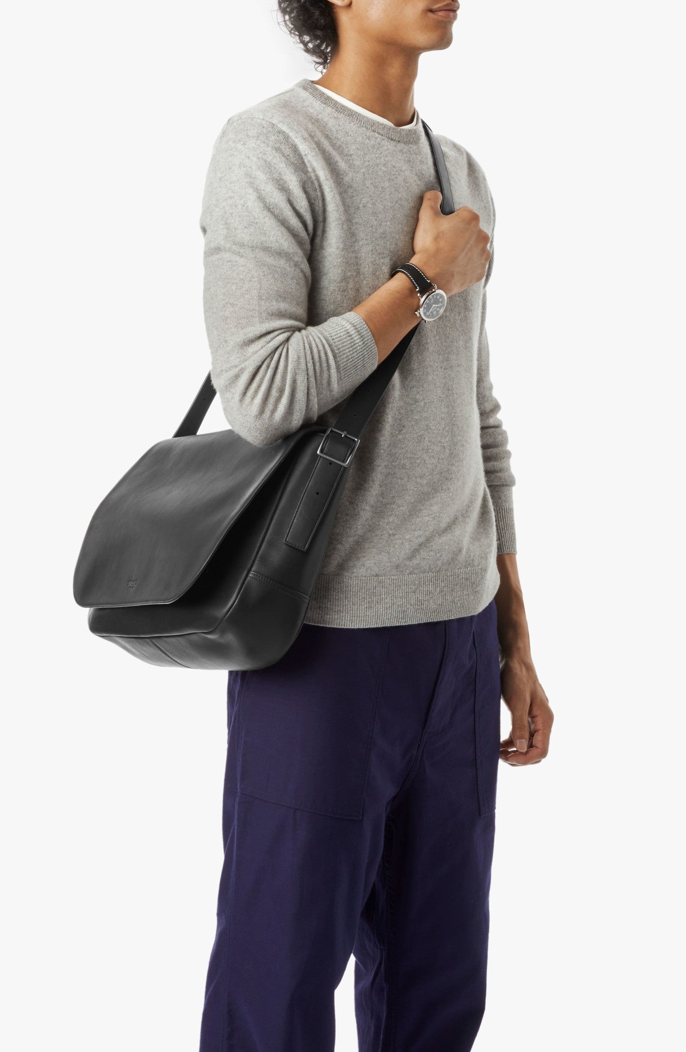 Runwell Messenger Bag - Black