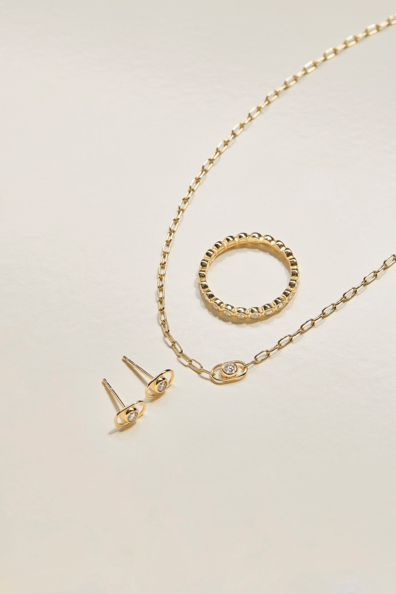 Diamond Rivet Oval Charm Necklace - Yellow Gold